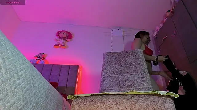 hot Dariana pantyhose online show from April 14, 2:45 pm