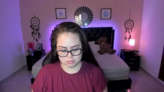 LolaVillalobos online show from April 10, 12:10 pm