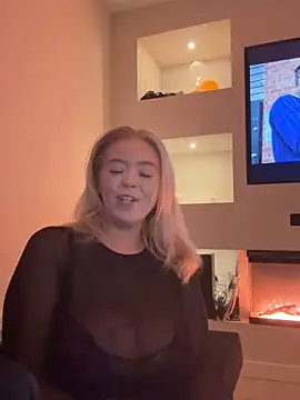 Snapshot of KaylaTrudi chatting on September 20, 7:26 pm KaylaTrudi online show from September 20, 7:26 pm