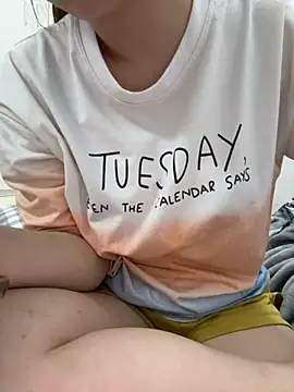 PhuongNhi21 online show from November 10, 8:24 am