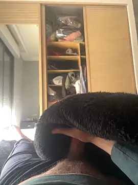 Snapshot of Mbidee chatting on February 22, 12:26 pm Mbidee online show from February 22, 12:26 pm