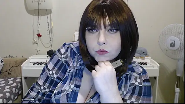 -heartsease- online show from November 14, 4:17 pm