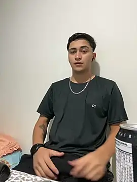 Tavinho067 online show from November 12, 2:34 am