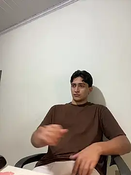 Tavinho067 online show from April 18, 4:38 am