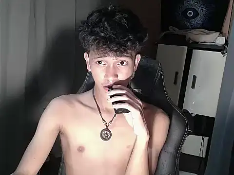 kenbigcockxx online show from October 22, 6:51 pm