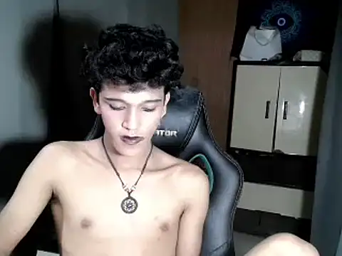 kenbigcockxx online show from November 10, 5:12 pm