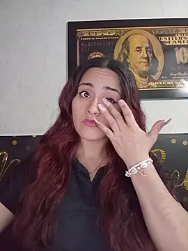 candy  fox  online show from December 5, 12:47 pm