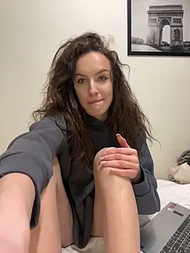 goodgirldevil online show from February 14, 9:55 pm