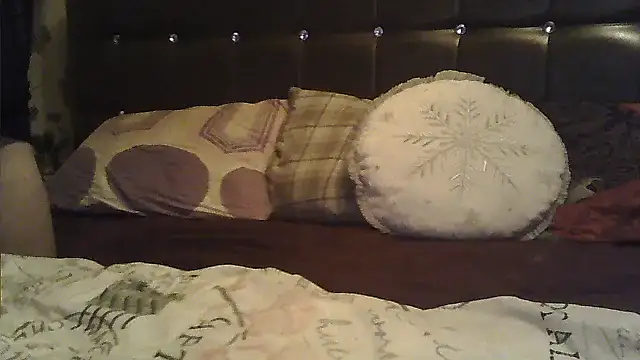 Snapshot of SmileCamille chatting on November 28, 3:14 pm SmileCamille online show from November 28, 3:14 pm