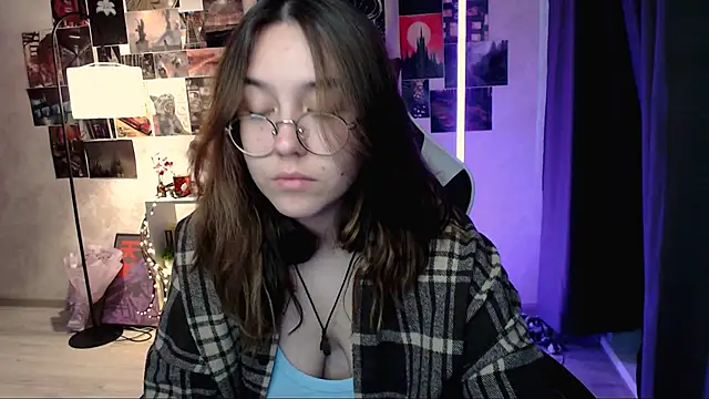 Snapshot of ameliameadd chatting on September 9, 6:46 am ameliameadd online show from September 9, 6:46 am