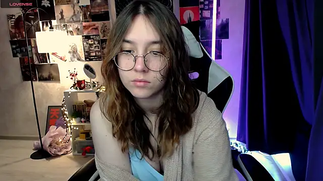 Snapshot of ameliameadd chatting on September 18, 7:32 am ameliameadd online show from September 18, 7:32 am