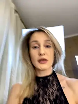 RosieBlossom online show from November 3, 5:14 pm