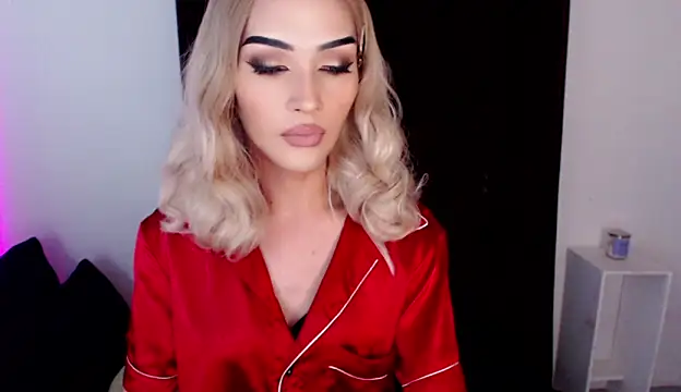Alicegreenexx online show from June 17, 10:21 pm