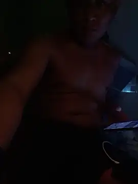 ducpham6565 online show from November 8, 9:35 pm