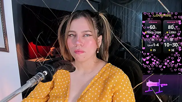 Snapshot of abby_blond_ chatting on February 12, 12:00 pm abby blond online show from February 12, 12:00 pm