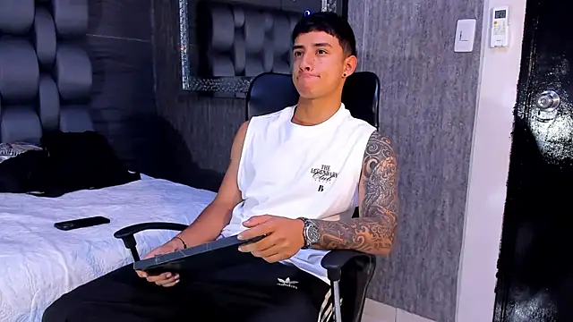 jaze bradley online show from December 21, 2:02 pm