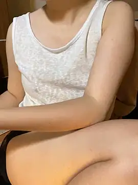 Snapshot of _kween23 chatting on September 29, 3:50 pm kween23 online show from September 29, 3:50 pm