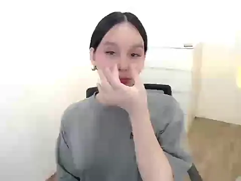 Snapshot of holly_tabby chatting on October 17, 7:05 pm holly tabby online show from October 17, 7:05 pm