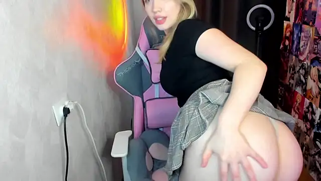 NicoleRiccii online show from June 11, 4:16 pm