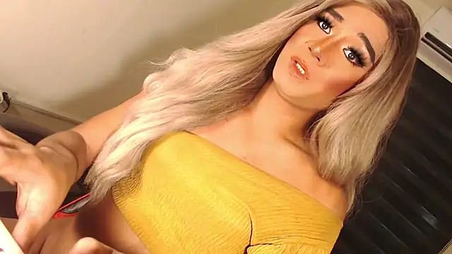 SissifyMeNow online show from October 12, 11:26 pm