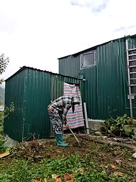 Snapshot of yoowwmr chatting on October 29, 1:41 am yoowwmr online show from October 29, 1:41 am