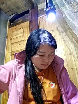 Snapshot of yoowwmr chatting on October 29, 1:46 pm yoowwmr online show from October 29, 1:46 pm