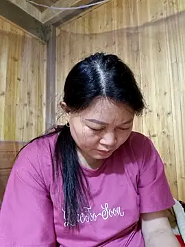 Snapshot of yoowwmr chatting on November 6, 3:57 pm yoowwmr online show from November 6, 3:57 pm