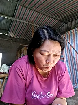 Snapshot of yoowwmr chatting on November 7, 4:45 am yoowwmr online show from November 7, 4:45 am