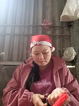 Snapshot of yoowwmr chatting on November 13, 1:59 am yoowwmr online show from November 13, 1:59 am