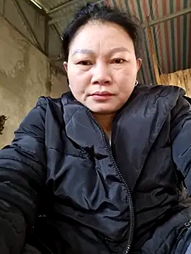 Snapshot of yoowwmr chatting on November 23, 1:05 am yoowwmr online show from November 23, 1:05 am