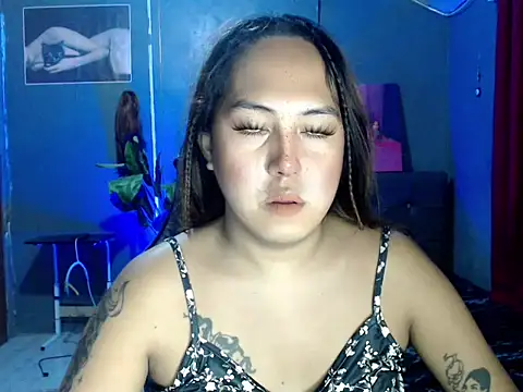 Snapshot of urtranspinay chatting on October 2, 1:51 pm urtranspinay online show from October 2, 1:51 pm