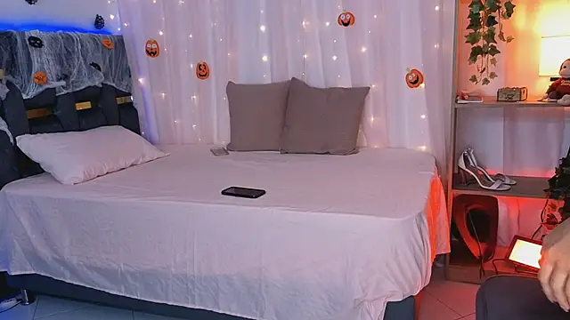 anitaglow online show from October 23, 9:02 pm