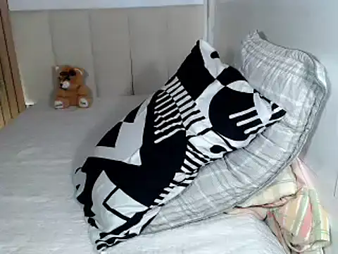 Snapshot of SluttyJedy chatting on February 3, 1:48 am SluttyJedy online show from February 3, 1:48 am