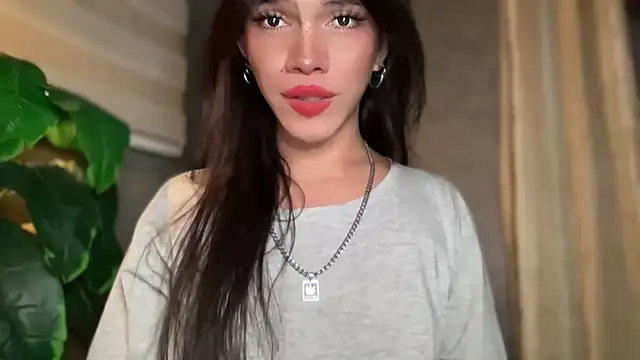 Snapshot of Misselliefayexxx chatting on June 7, 7:56 am Misselliefayexxx online show from June 7, 7:56 am
