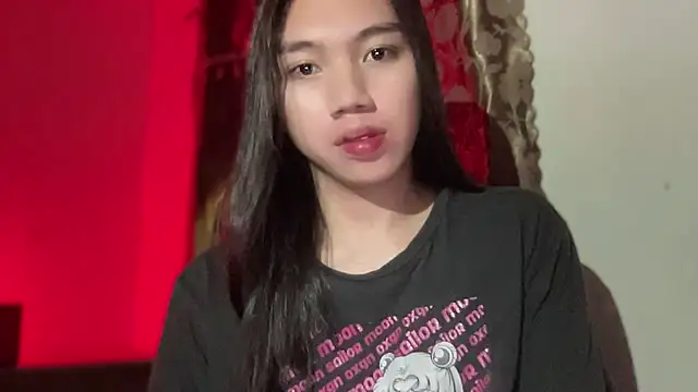 Snapshot of kat_mire chatting on October 13, 5:35 pm kat mire online show from October 13, 5:35 pm