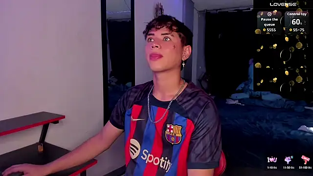 Snapshot of Jostin18 chatting on September 24, 1:25 pm Jostin18 online show from September 24, 1:25 pm