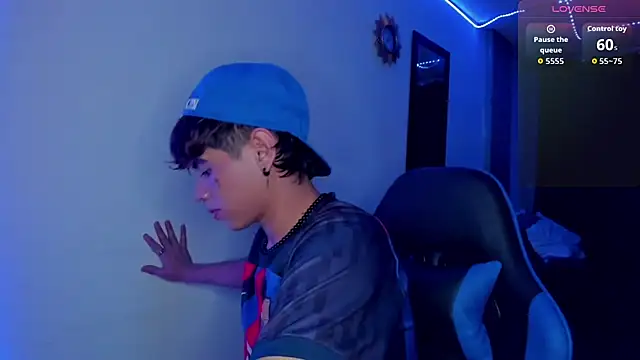 Snapshot of Jostin18 chatting on November 5, 12:38 pm Jostin18 online show from November 5, 12:38 pm