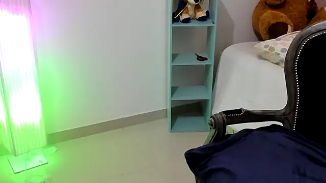 Snapshot of ADHARAMILLER__1111 chatting on November 3, 12:02 am ADHARAMILLER 1111 online show from November 3, 12:02 am