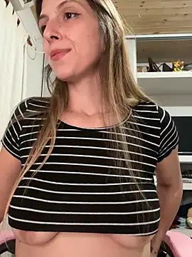 irisdollbb online show from October 7, 1:47 am