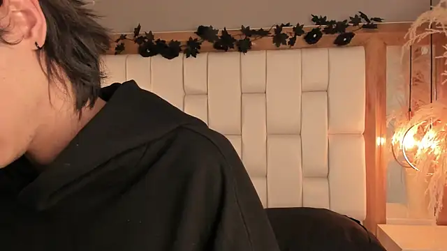 Daphne And Roger online show from January 16, 10:41 am