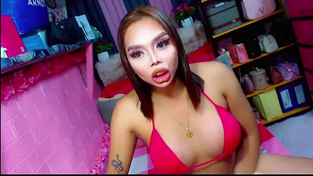 Snapshot of MoniqueCeleste chatting on October 19, 4:07 pm MoniqueCeleste online show from October 19, 4:07 pm