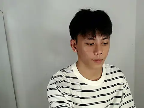 ynotyu online show from February 26, 4:28 pm