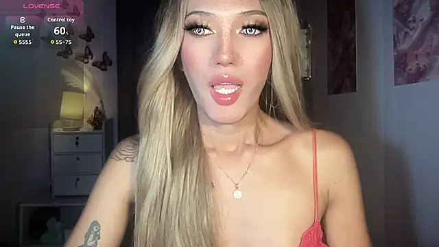 Snapshot of Lust-sluttymira chatting on February 6, 4:54 pm Lust-sluttymira online show from February 6, 4:54 pm