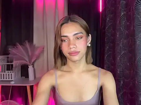 Snapshot of Lovelynikki03 chatting on October 14, 6:31 pm Lovelynikki03 online show from October 14, 6:31 pm