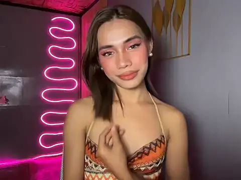 Snapshot of Lovelynikki03 chatting on April 30, 8:20 am Lovelynikki03 online show from April 30, 8:20 am