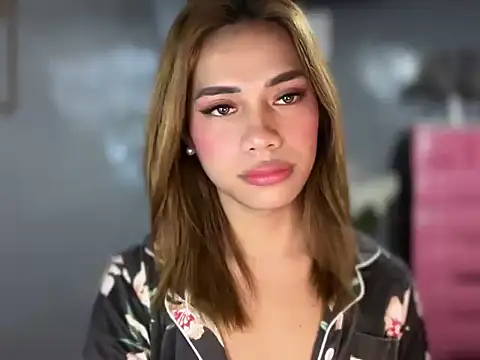 Lovelynikki03 online show from July 19, 8:01 pm