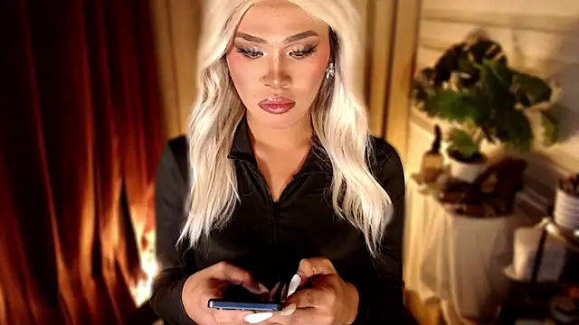 Snapshot of _tipsandchips chatting on February 19, 4:25 pm tipsandchips online show from February 19, 4:25 pm