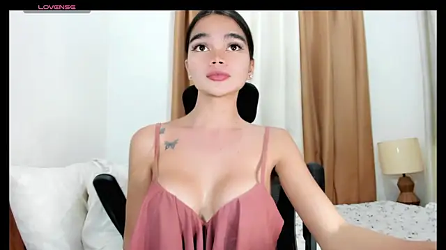 kendall petite18 online show from June 4, 8:59 pm