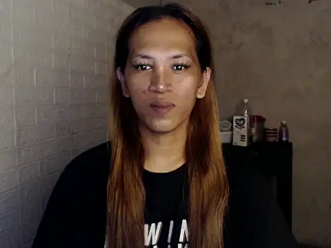 Snapshot of isabellabigcock06 chatting on April 6, 11:00 am isabellabigcock06 online show from April 6, 11:00 am