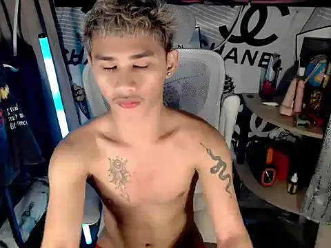 asianhardcock25 online show from April 14, 6:58 pm